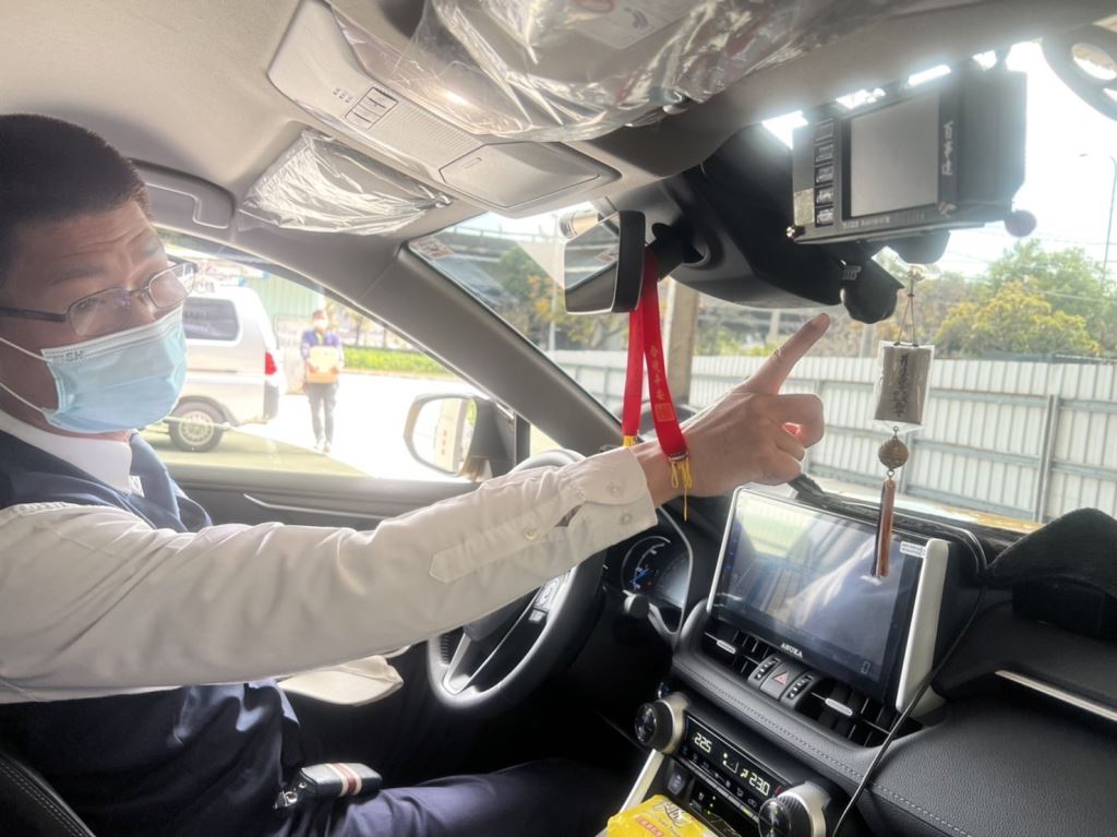 中市環保局率先攜手小黃車隊擴大管制移動污染源，呼籲烏賊車汰污減碳愛地球_圖片